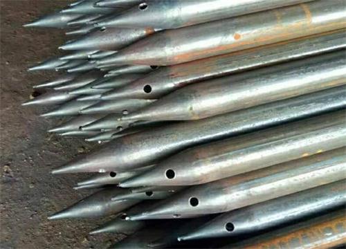 宝兴隧道钢花管现货